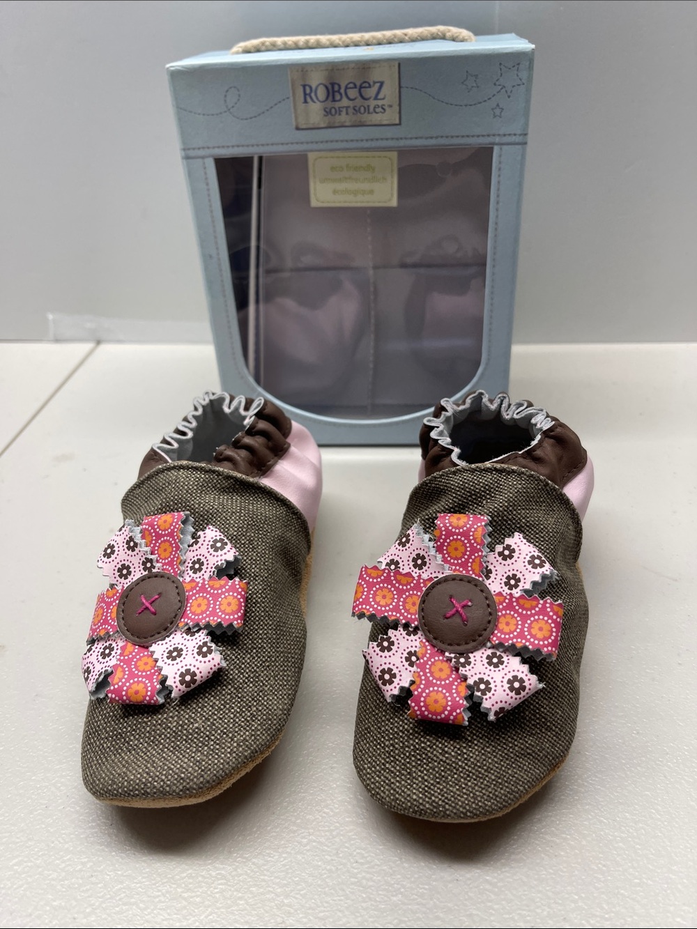 Robeez Brown and Pink Floral Appliqué Soft Soles. NEW